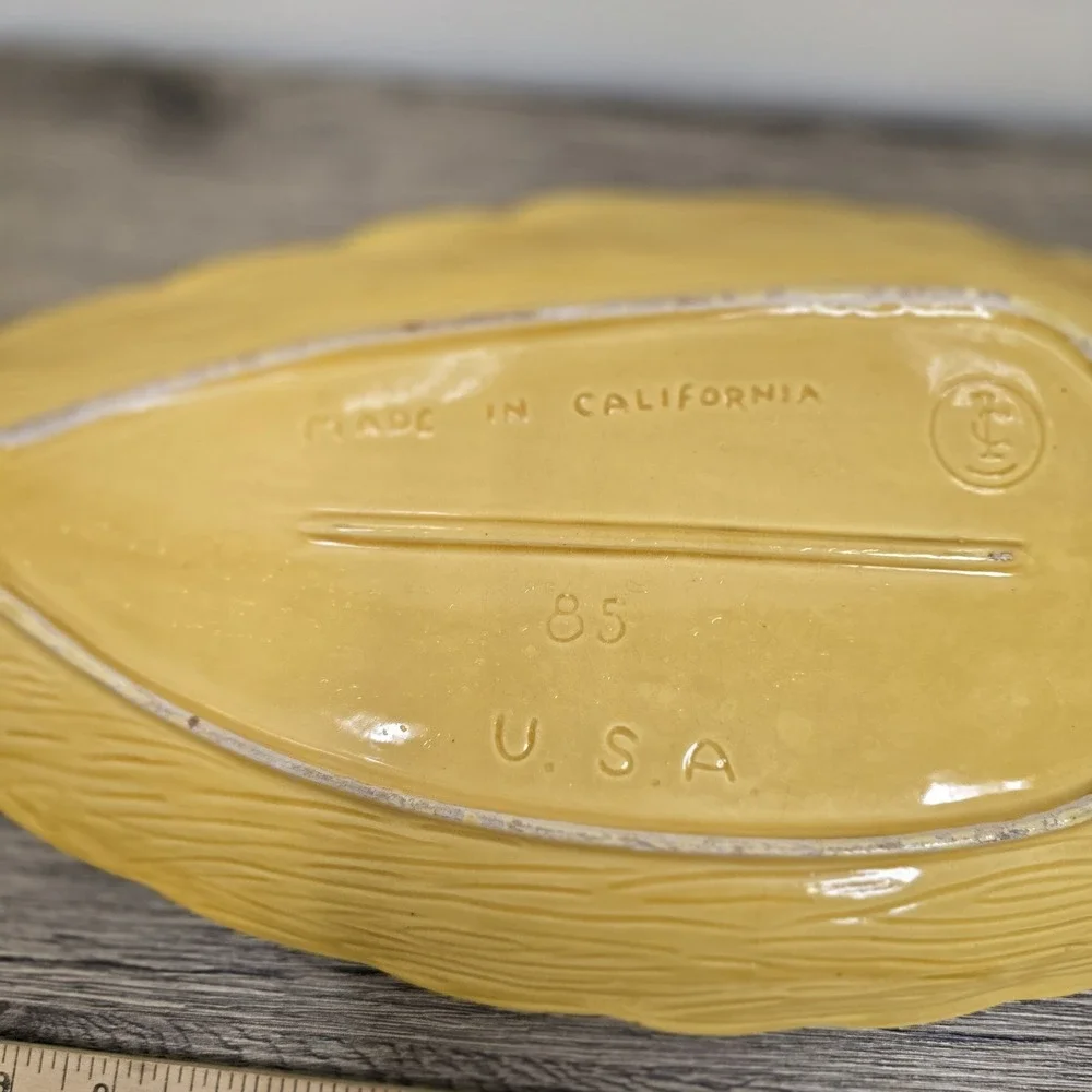 California Pottery USA such beautiful